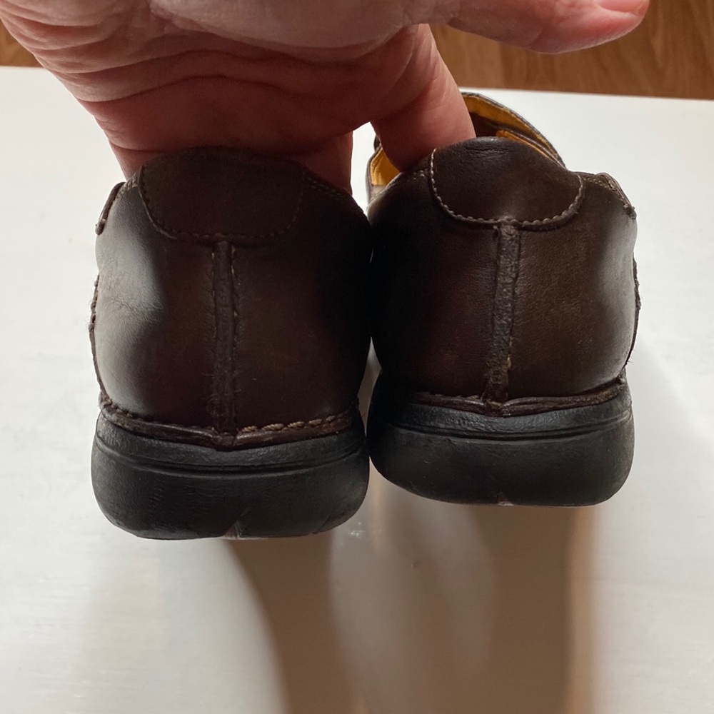 Structured Clarks Clogs Size 9.5 - image 7